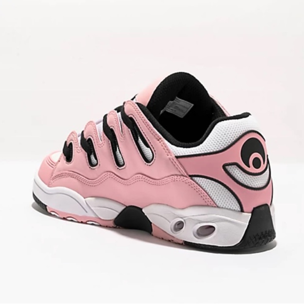 Brand new in box Osiris D3 pink and black shoe